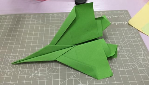 f15纸飞机折法步骤图解